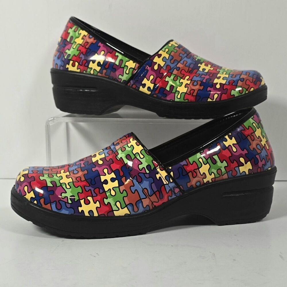 Easy Works Easy Street Clogs Lyndee Puzzle Pieces Women 10W Autism Awareness‎